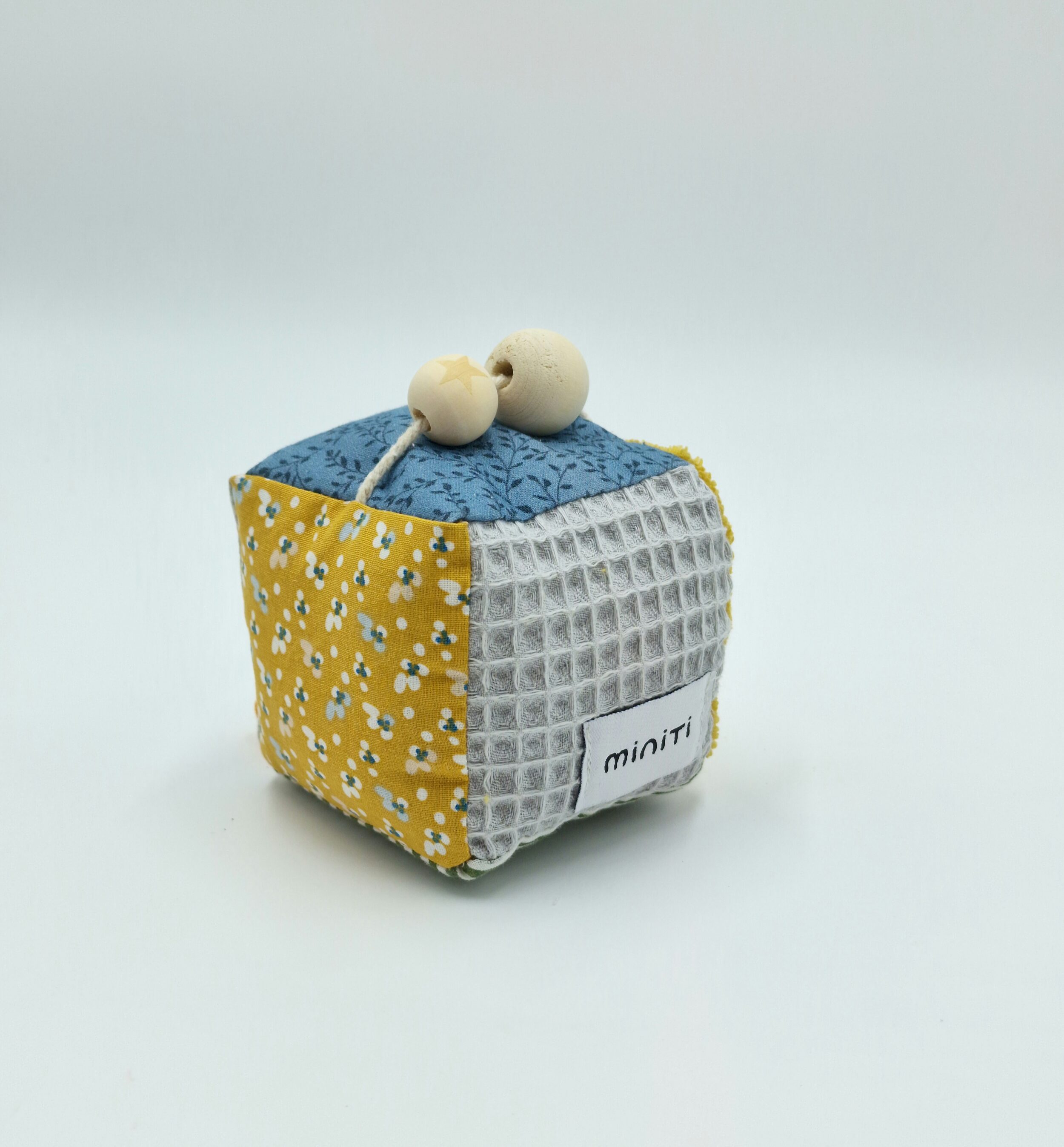 Cubo sensorial Blue & Yellow